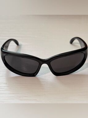 Balenciaga BB0157S Swift 0157 Shiny Black Wrap Unisex Oval Mask Sunglasses 001